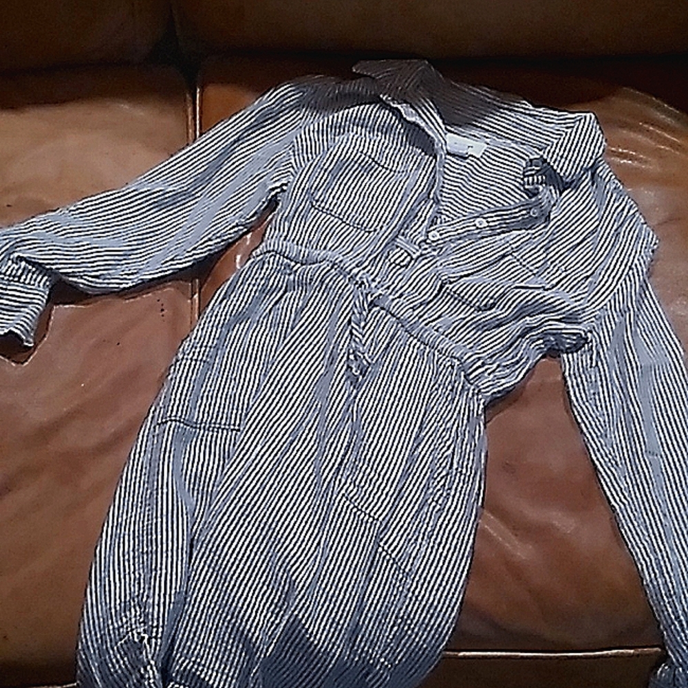 This is a dress/shirt
